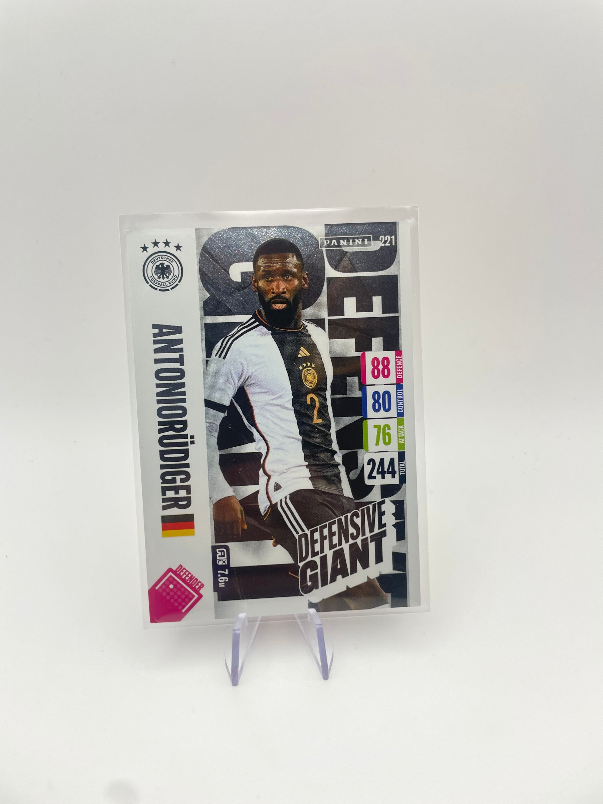 Adrenalyn Trading Cards - Defensive Giant - Antonio Rudiger - Front